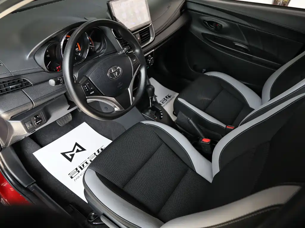 Toyota Yaris L — фото 6