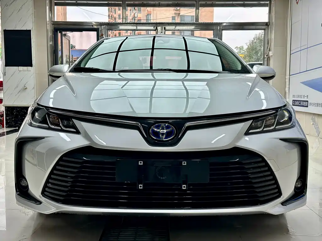 Toyota Corolla — фото 2