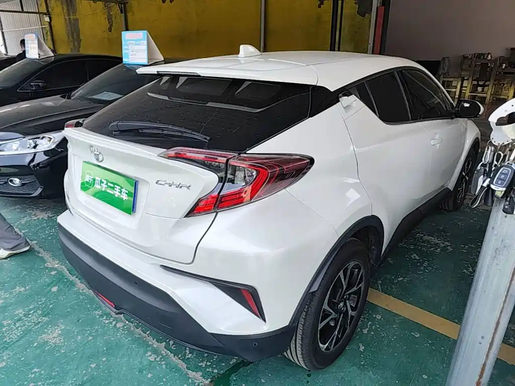 Toyota C-HR — фото 7