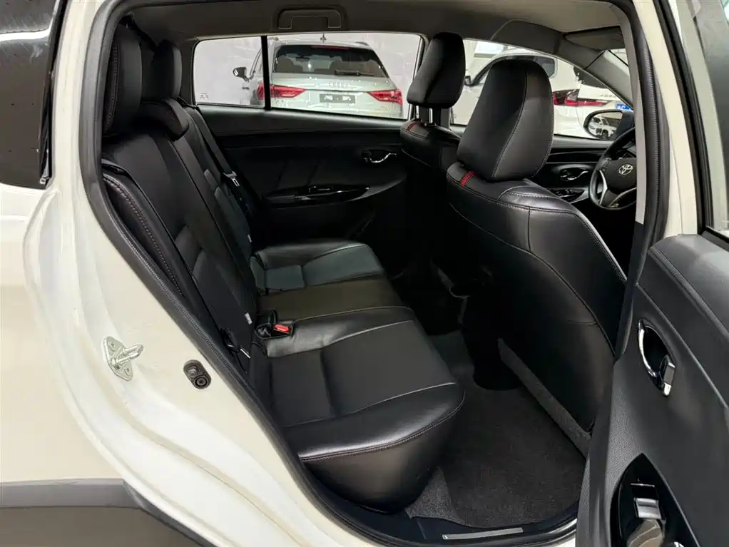 Toyota Yaris L — фото 20