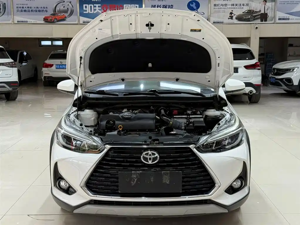 Toyota Yaris L — фото 7