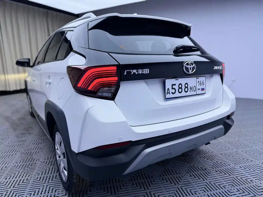 Toyota Yaris L — фото 6