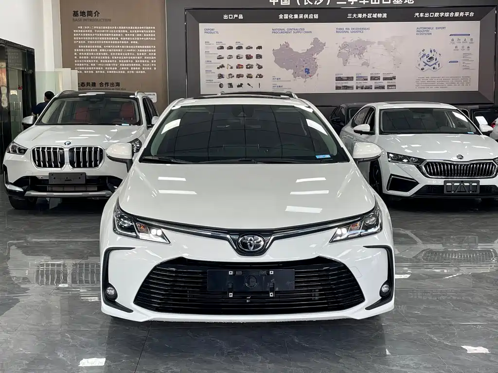 Toyota Corolla — фото 2