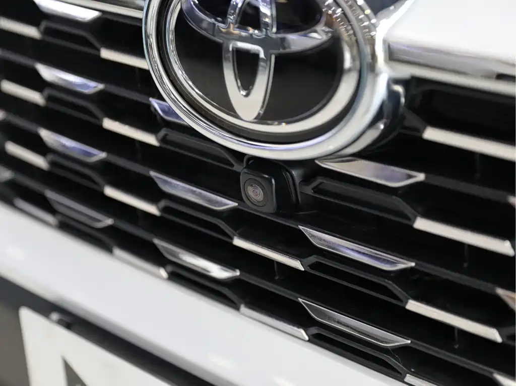 Toyota RAV4 — фото 4