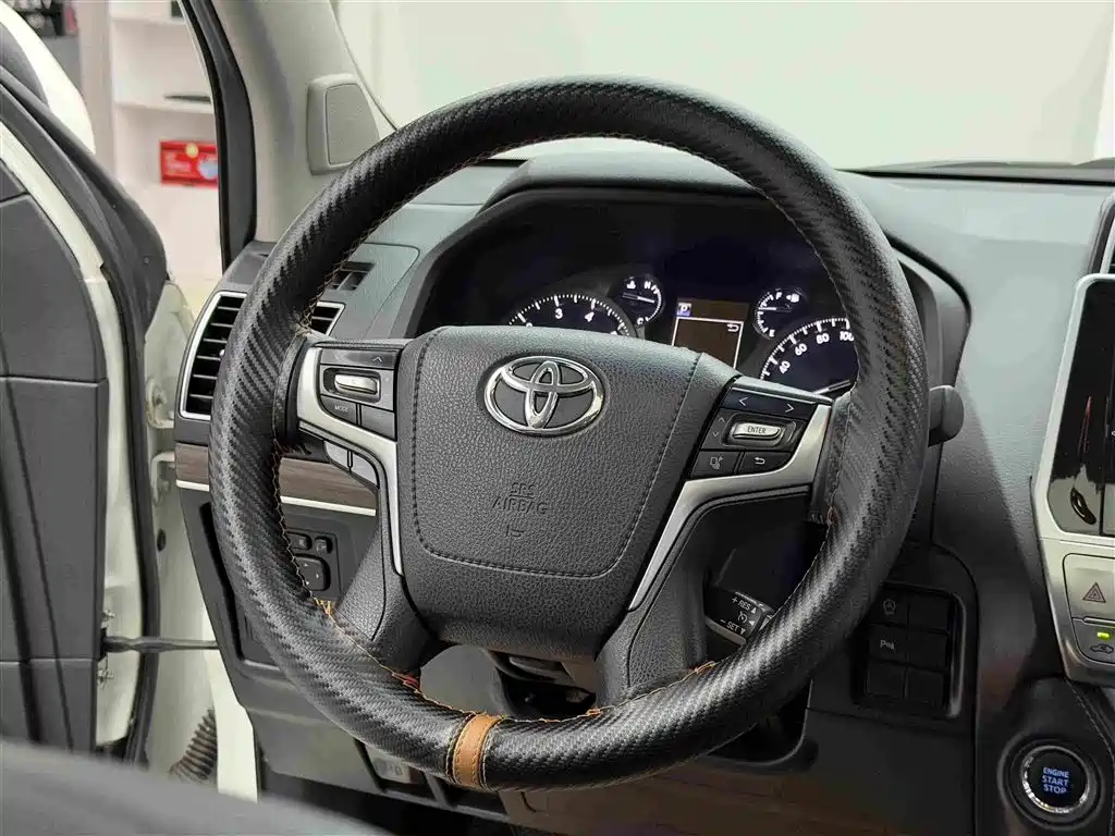 Toyota Prado — фото 14