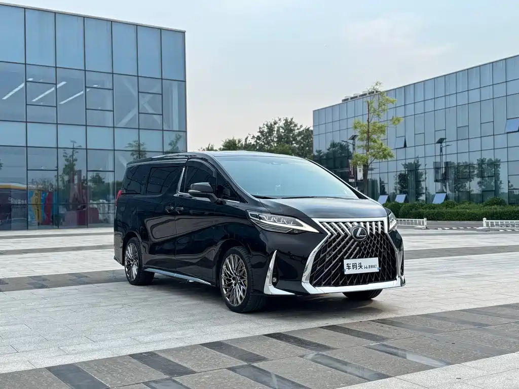 Toyota Vellfire — фото 4
