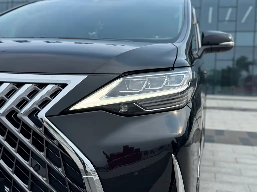Toyota Vellfire — фото 5