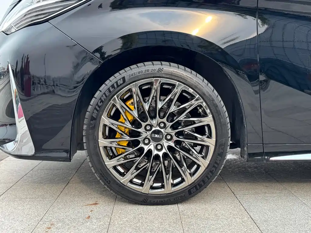 Toyota Vellfire — фото 6