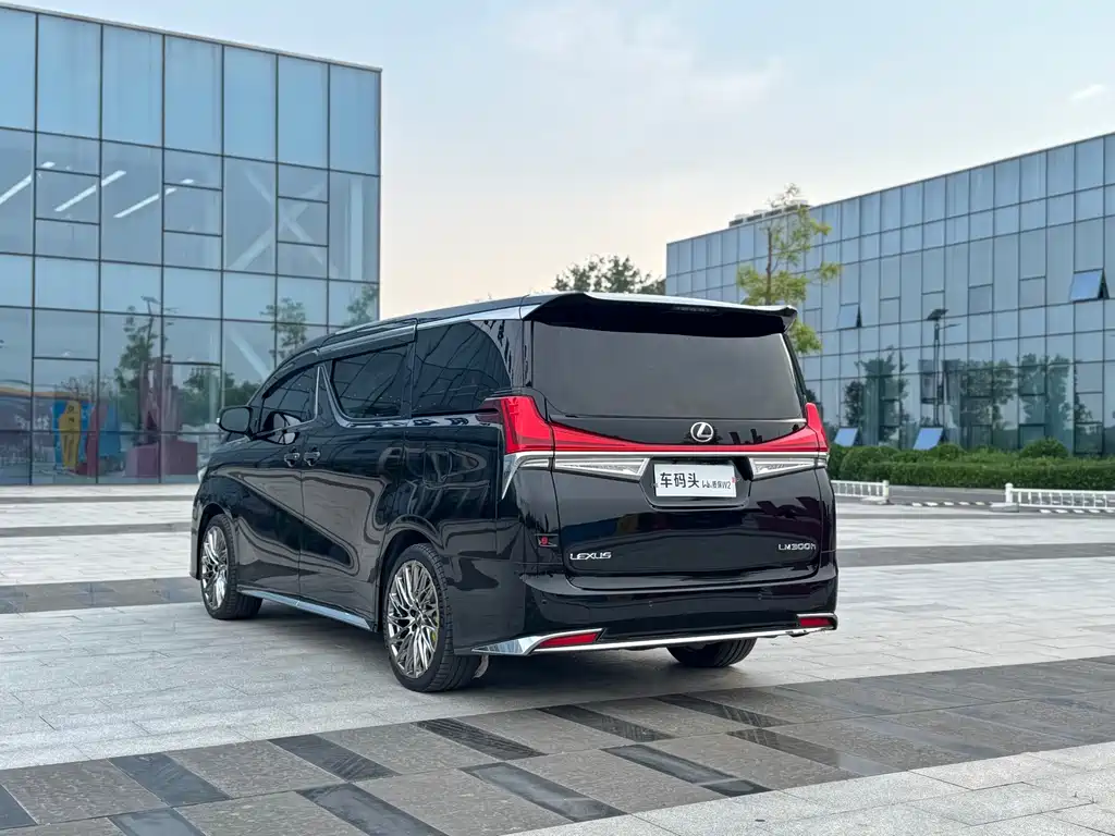 Toyota Vellfire — фото 7