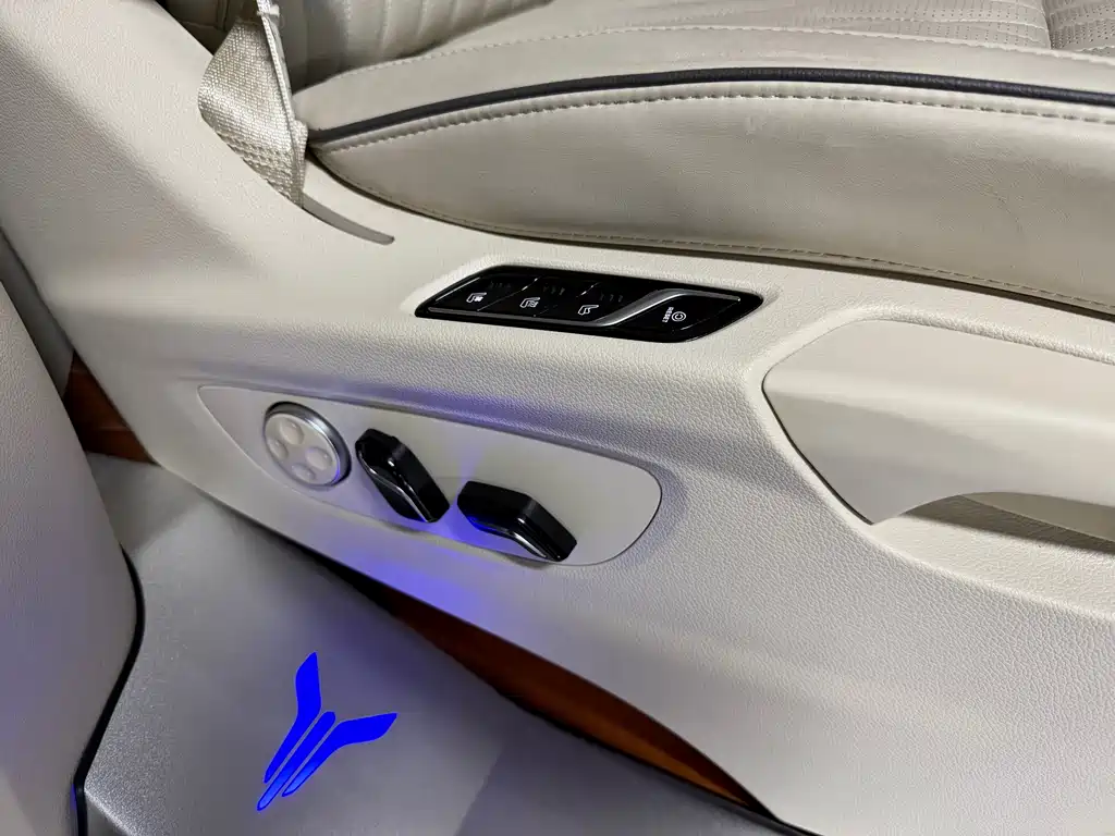 VOYAH Dreamer — фото 13