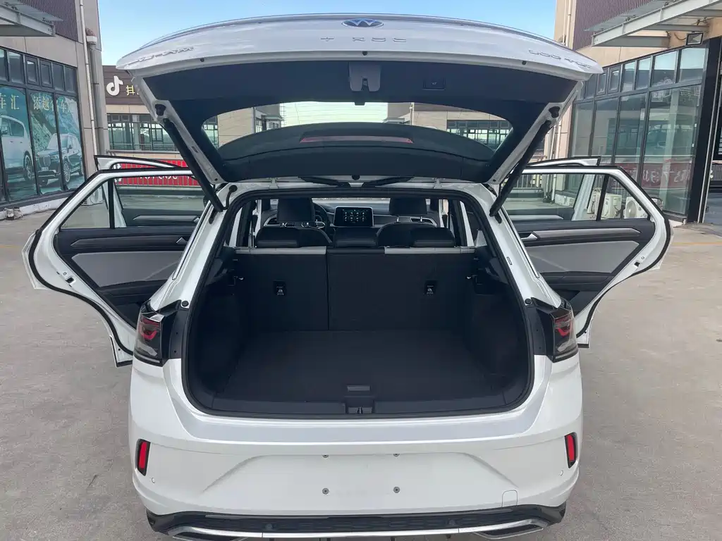 Volkswagen T-Roc — фото 19