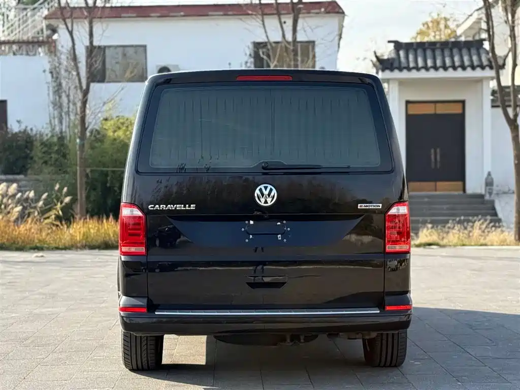 Volkswagen Caravelle — фото 6