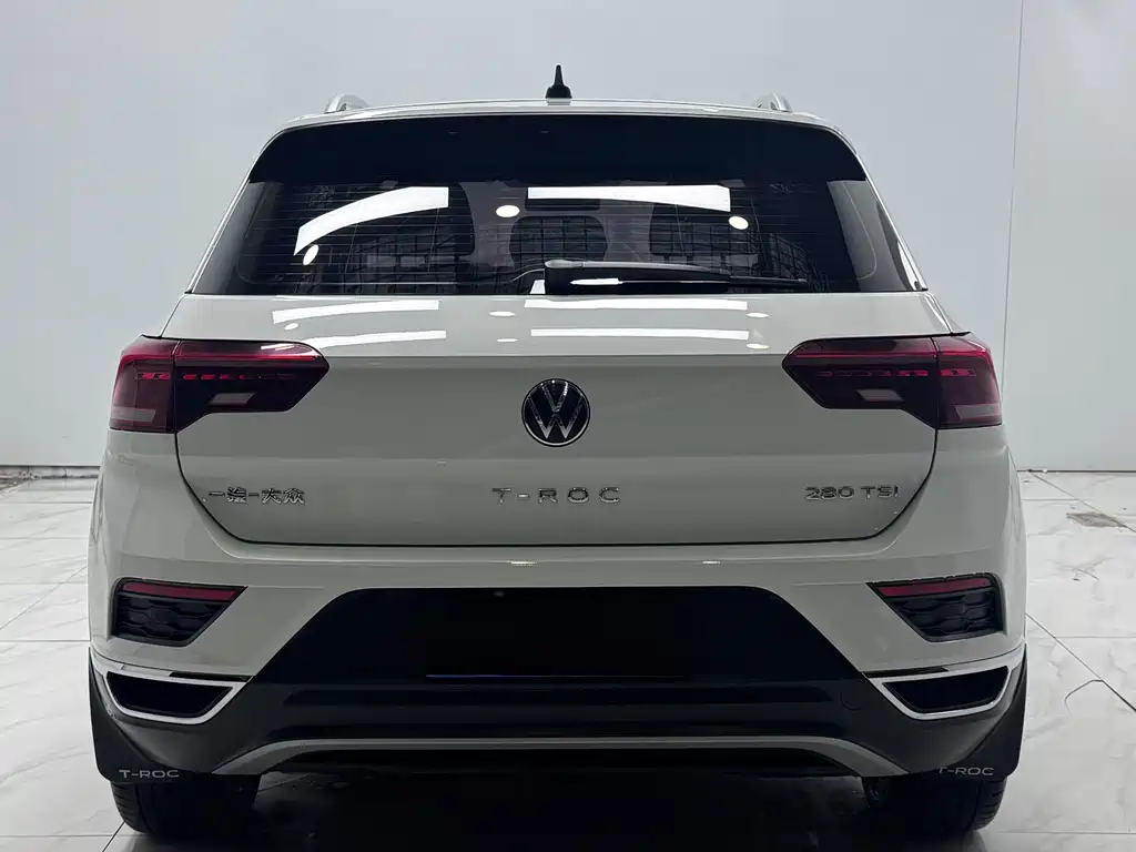 Volkswagen T-Roc — фото 5