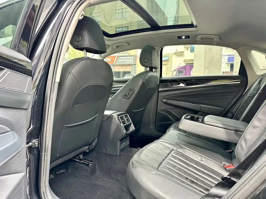 Volkswagen Passat — фото 10