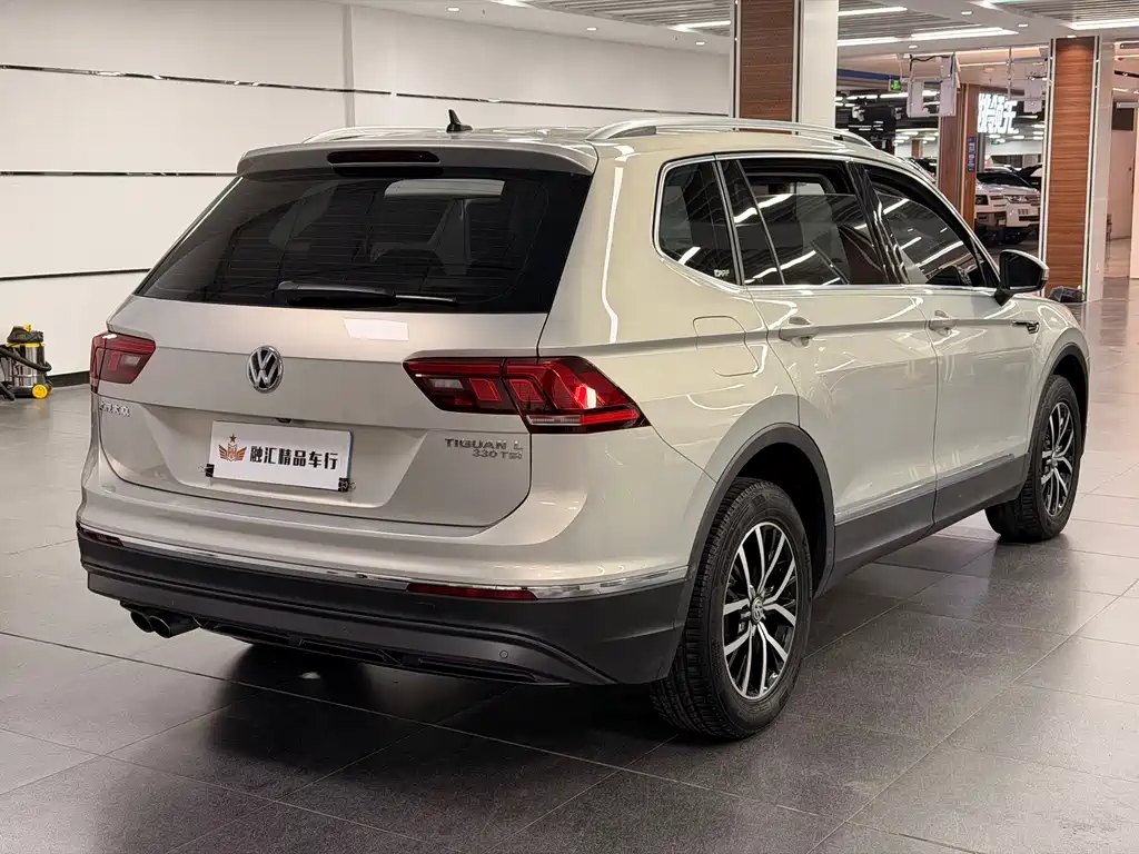 Volkswagen Tiguan L — фото 5
