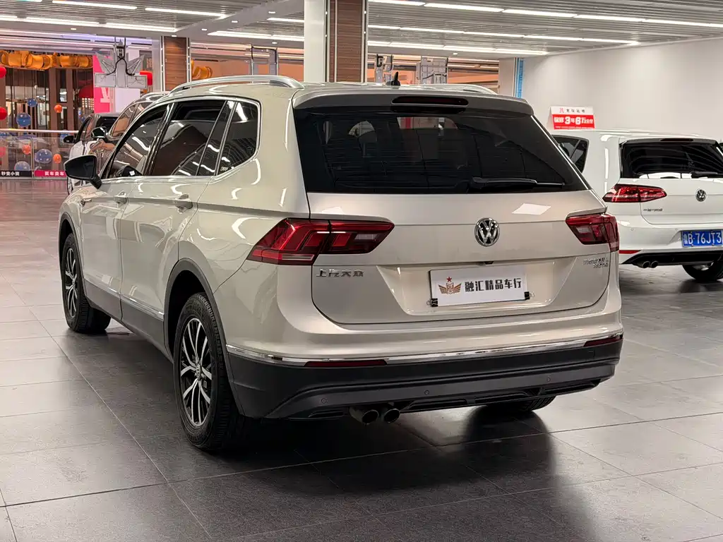 Volkswagen Tiguan L — фото 7
