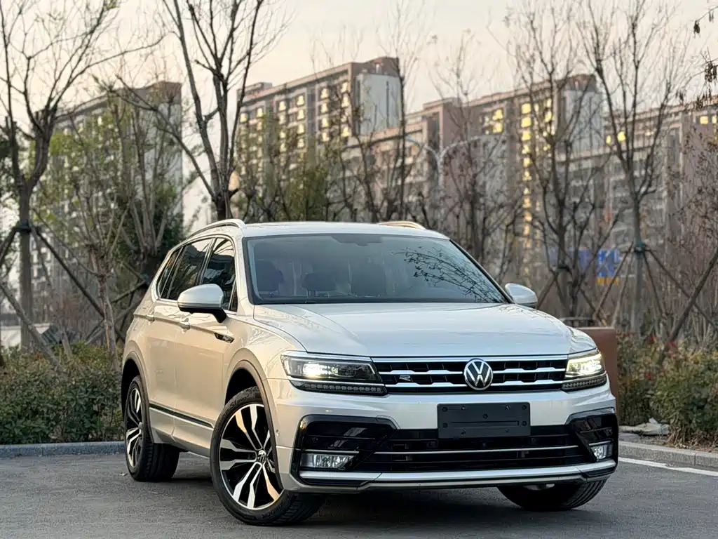 Volkswagen Tiguan L — фото 3