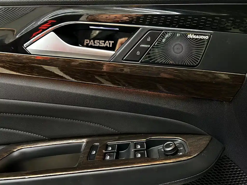 Volkswagen Passat New Energy — фото 5