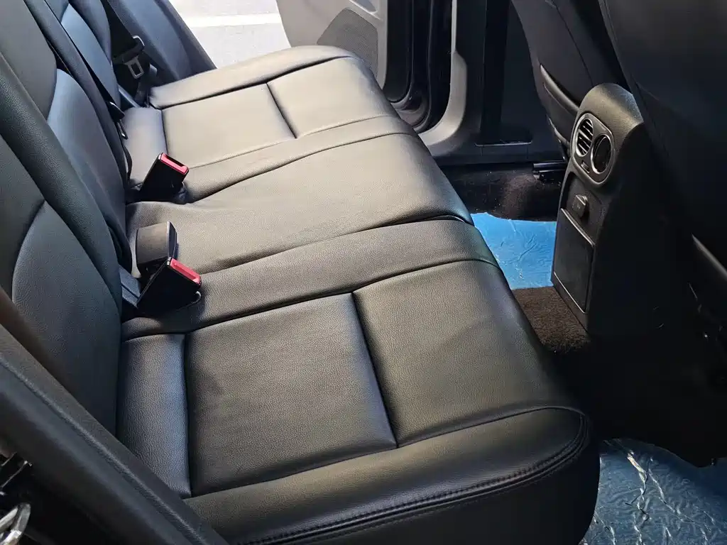 Volkswagen Tiguan — фото 9