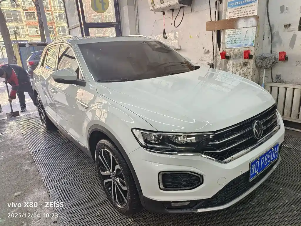 Volkswagen T-Roc — фото 2