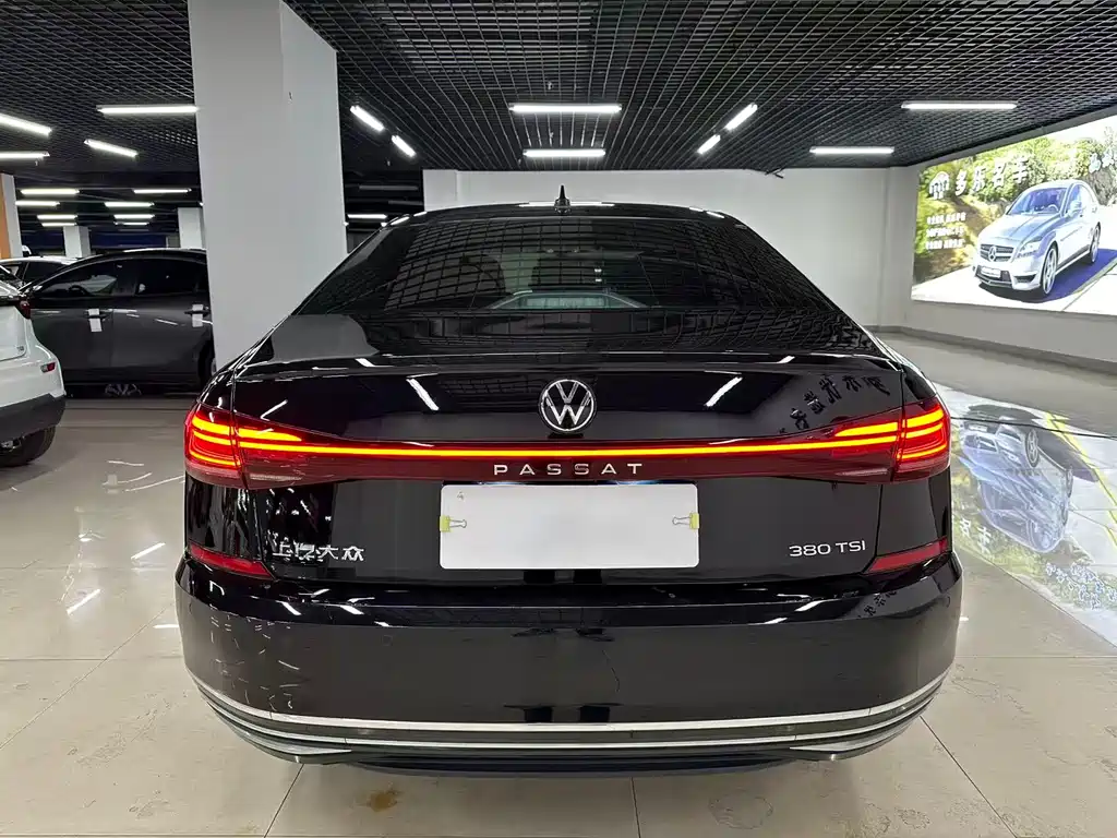 Volkswagen Passat — фото 7