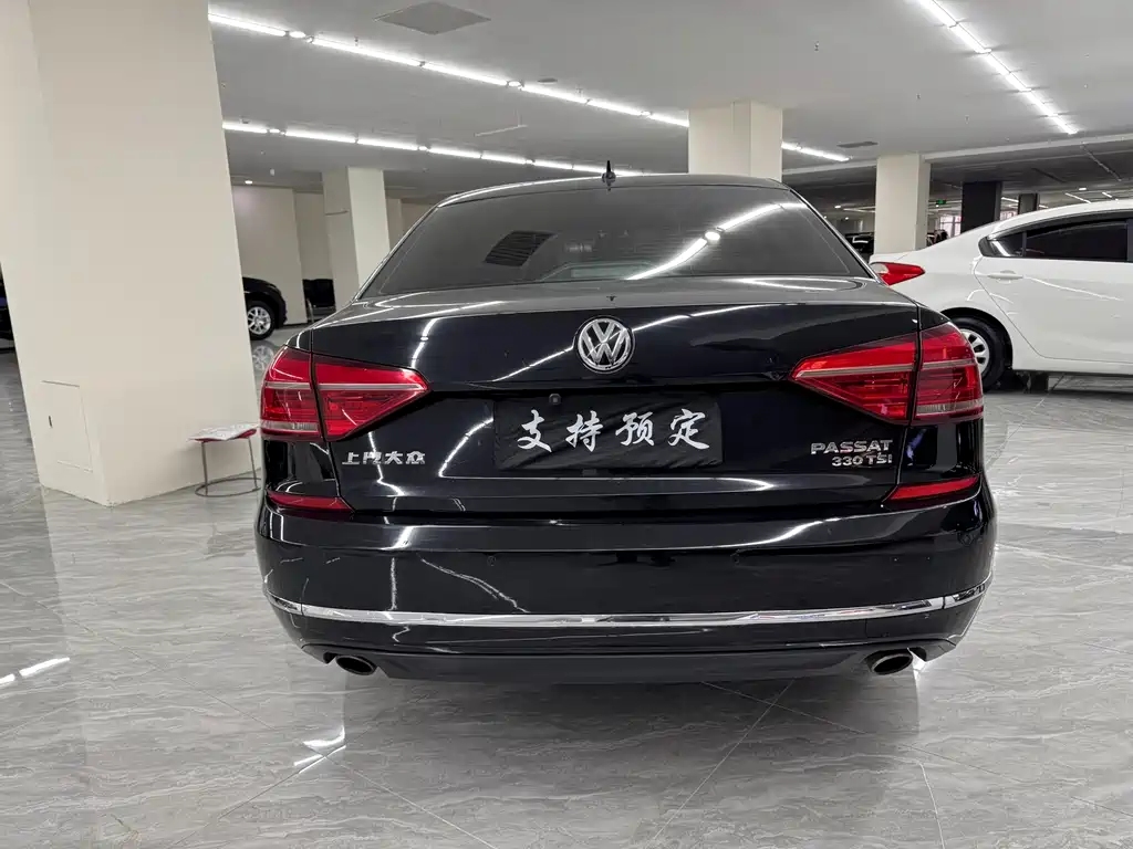 Volkswagen Passat — фото 5