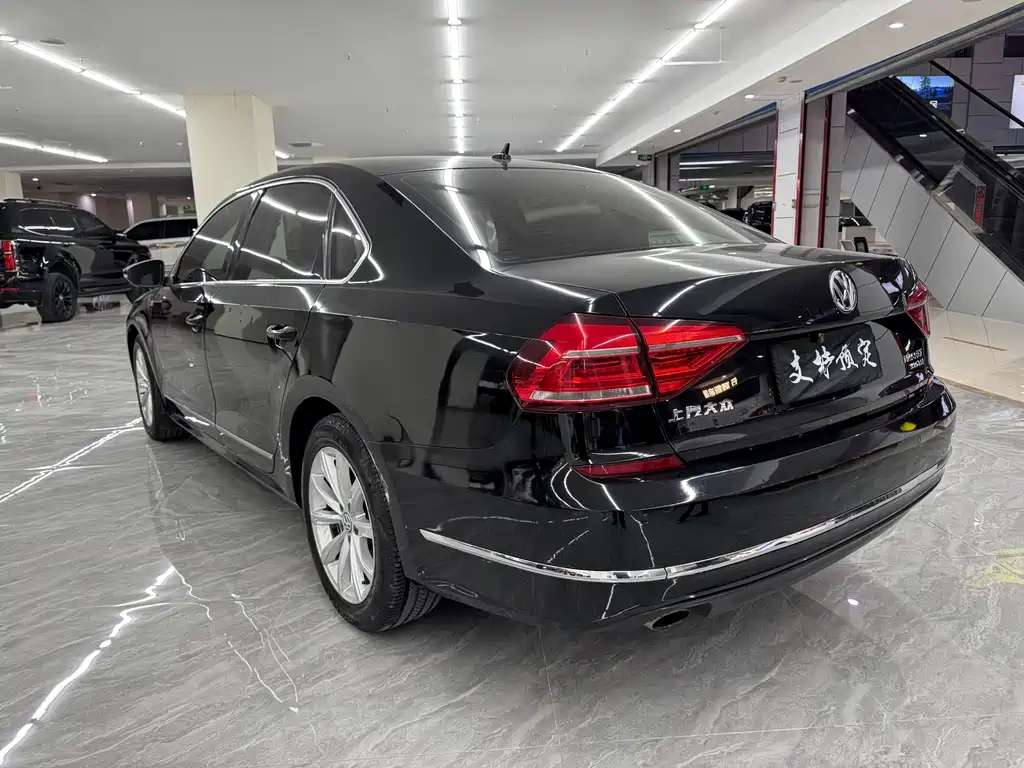 Volkswagen Passat — фото 6