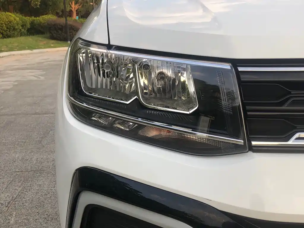 Volkswagen T-Cross — фото 9