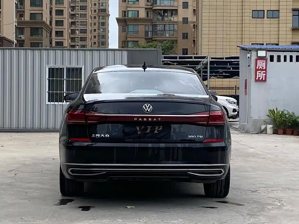 Volkswagen Passat — фото 8