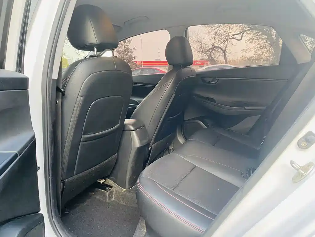 Volkswagen Passat New Energy — фото 9