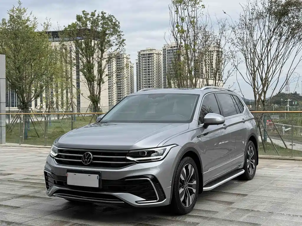 Volkswagen Tiguan L — фото 14