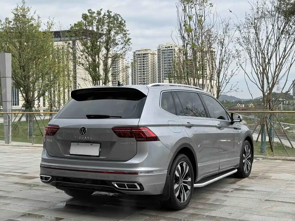 Volkswagen Tiguan L — фото 17