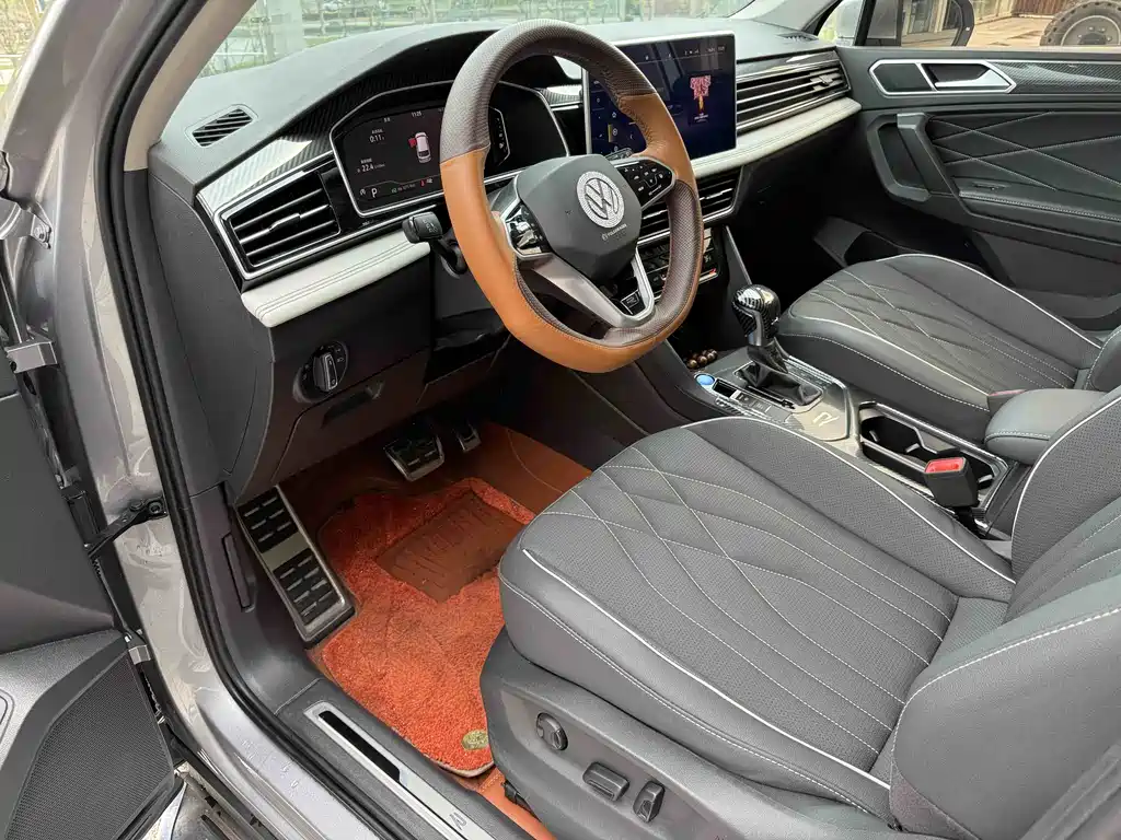 Volkswagen Tiguan L — фото 22