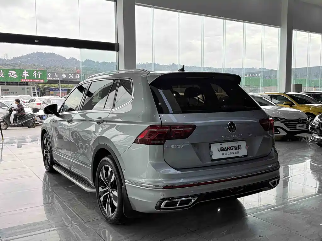 Volkswagen Tiguan L — фото 6
