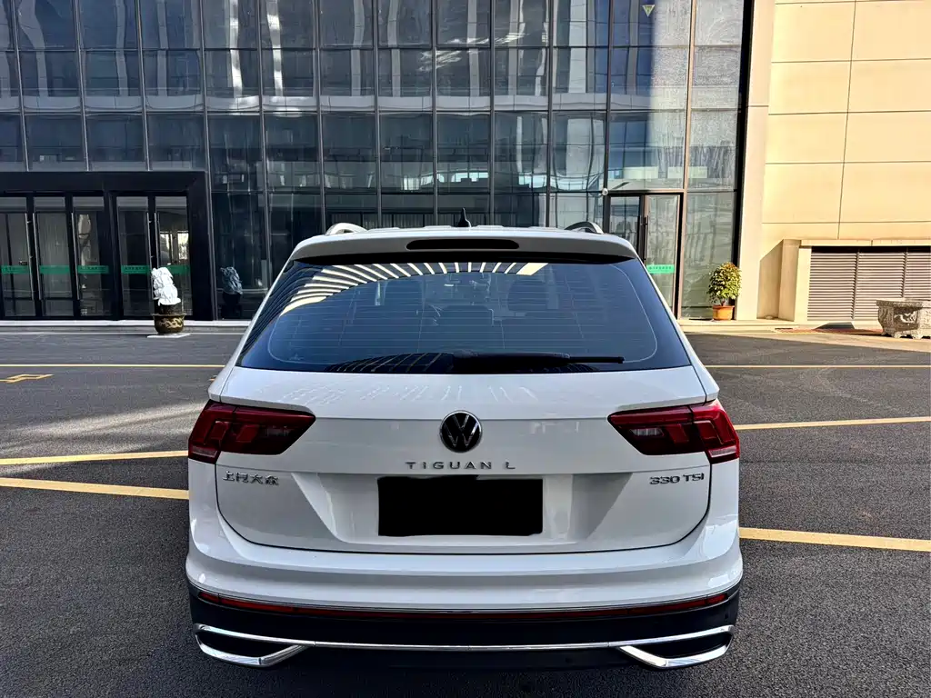 Volkswagen Tiguan L — фото 4