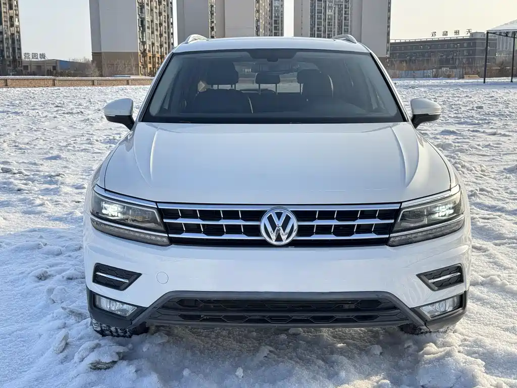 Volkswagen Tiguan L — фото 2
