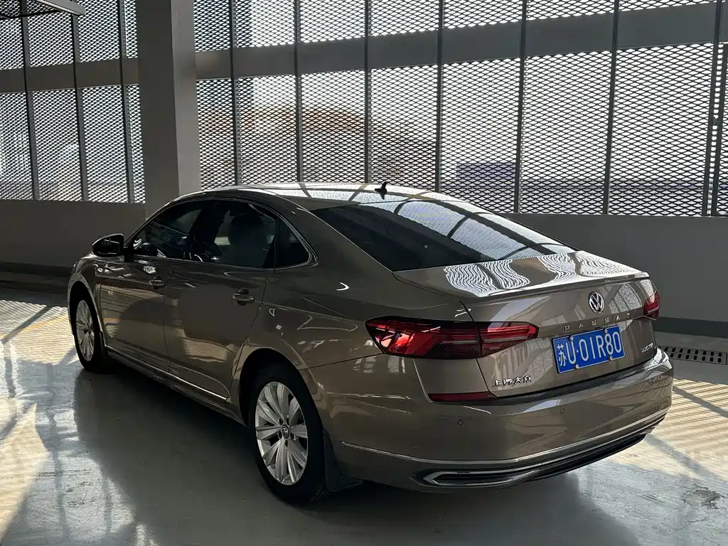 Volkswagen Passat — фото 5