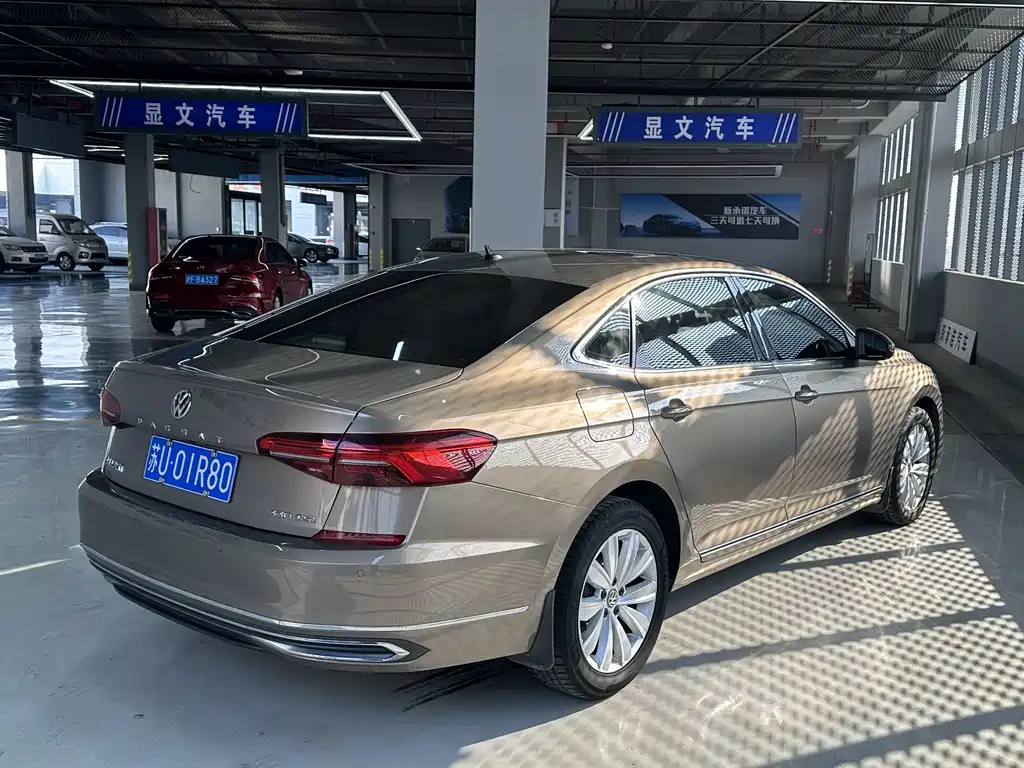 Volkswagen Passat — фото 6