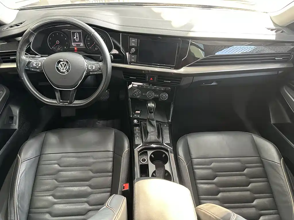 Volkswagen Passat — фото 7