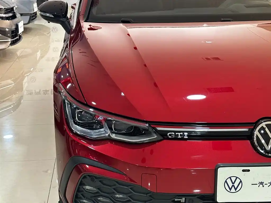 Volkswagen Golf GTI — фото 13