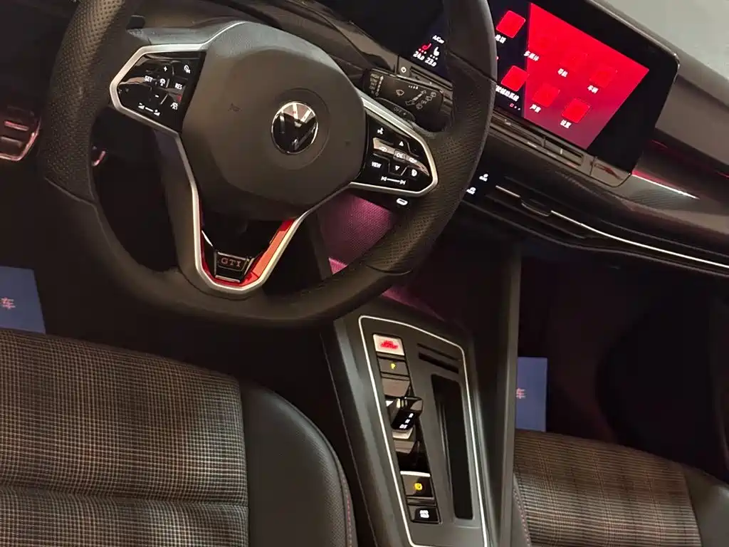 Volkswagen Golf GTI — фото 22