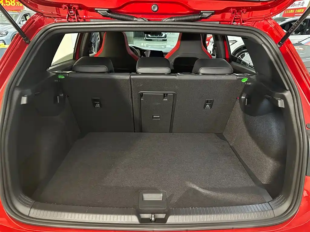 Volkswagen Golf GTI — фото 33