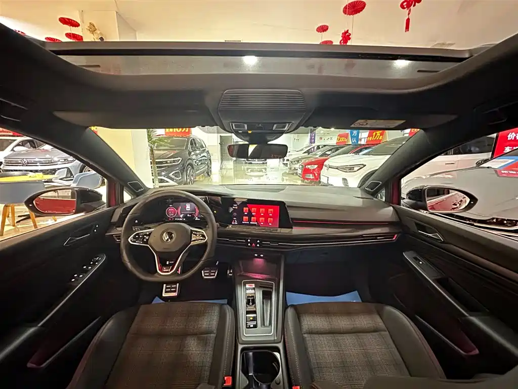 Volkswagen Golf GTI — фото 7