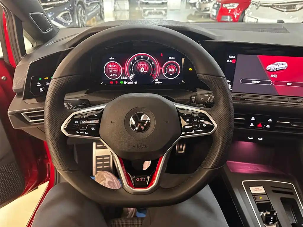 Volkswagen Golf GTI — фото 8