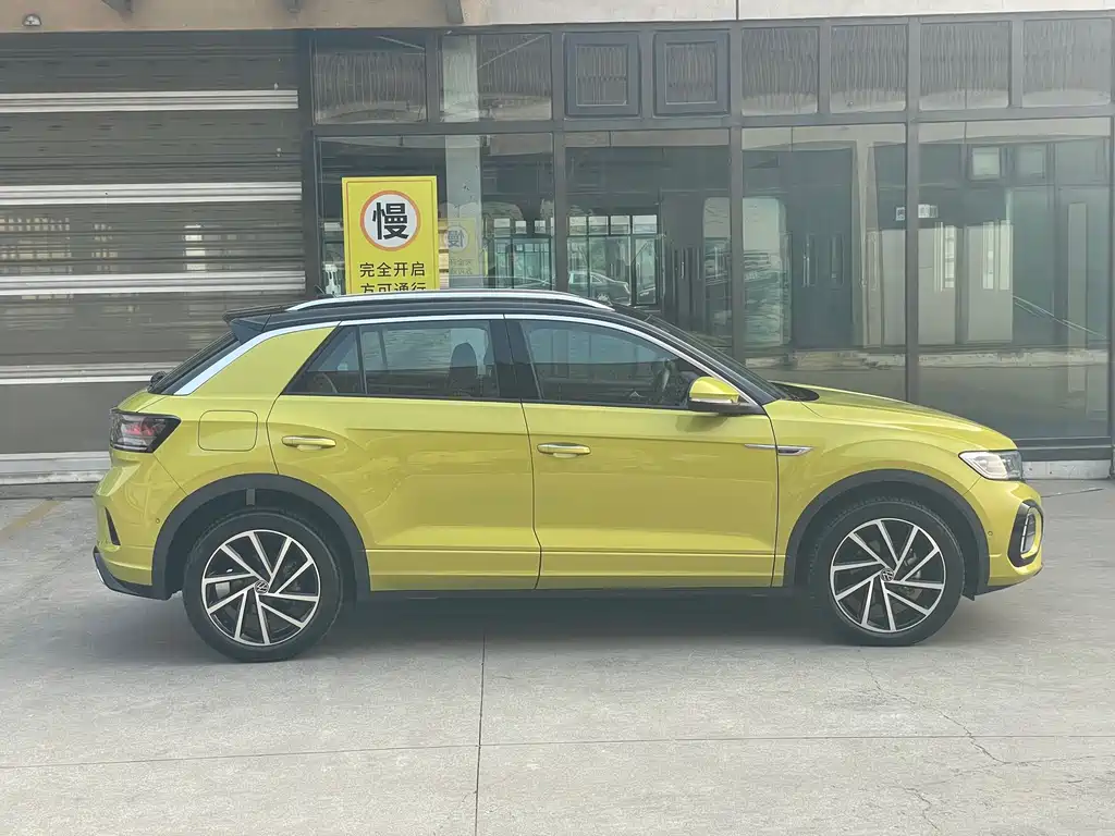 Volkswagen T-Roc — фото 7