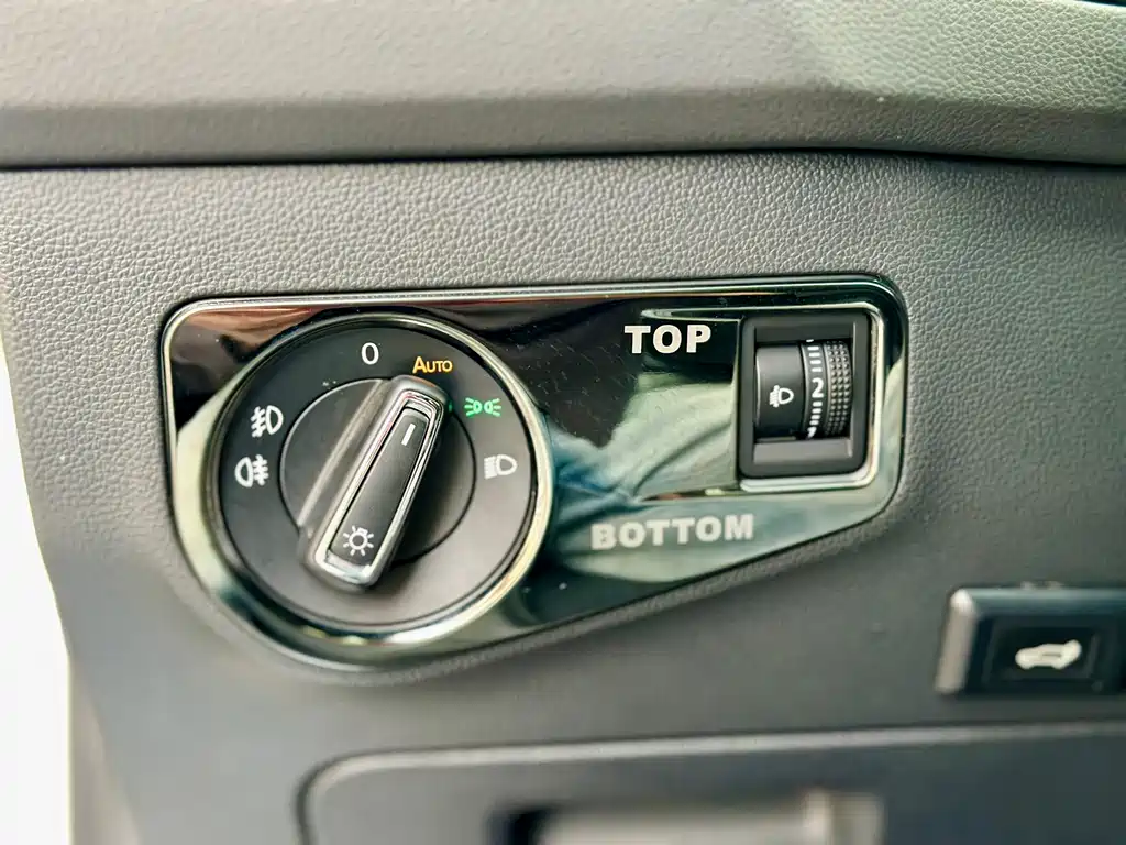 Volkswagen Tiguan L — фото 22