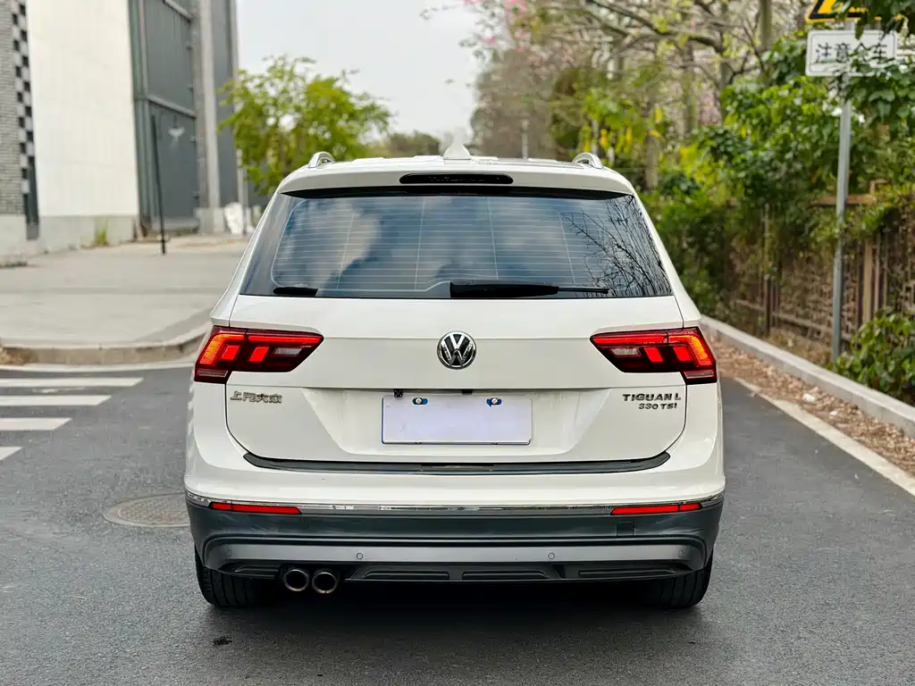 Volkswagen Tiguan L — фото 5