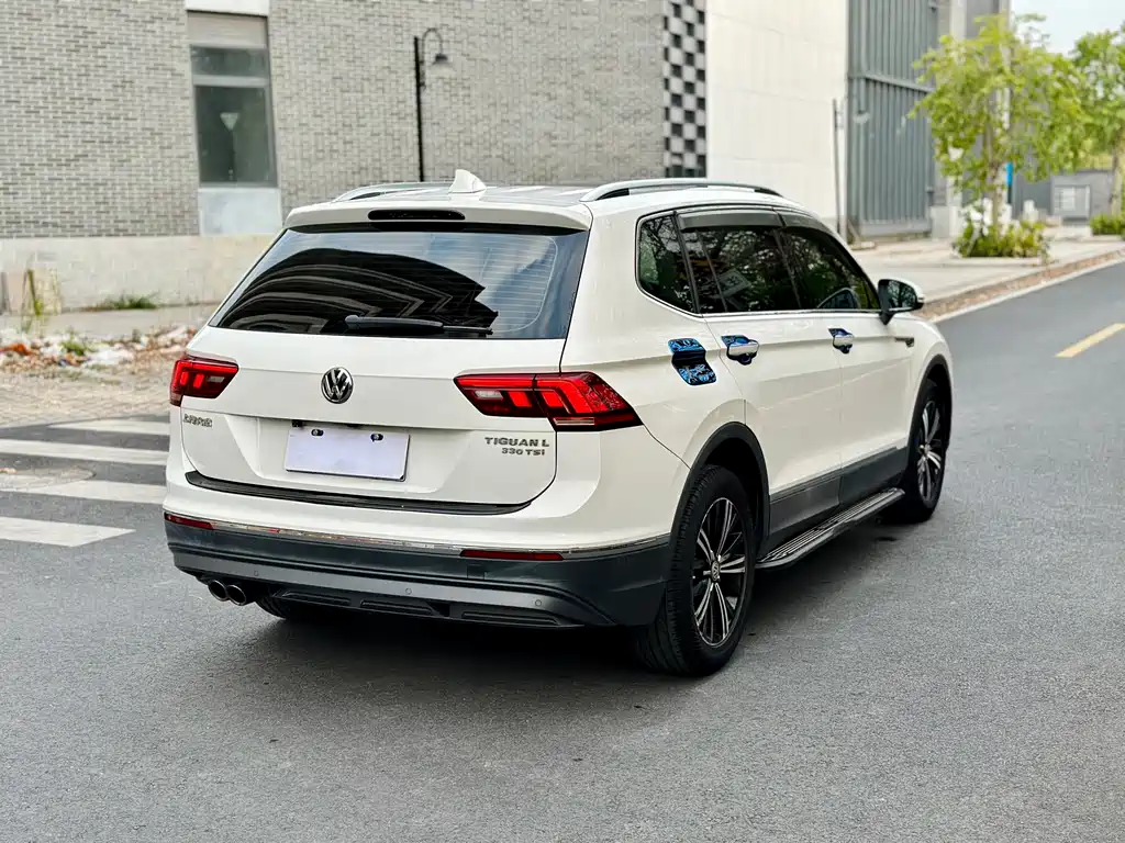 Volkswagen Tiguan L — фото 6