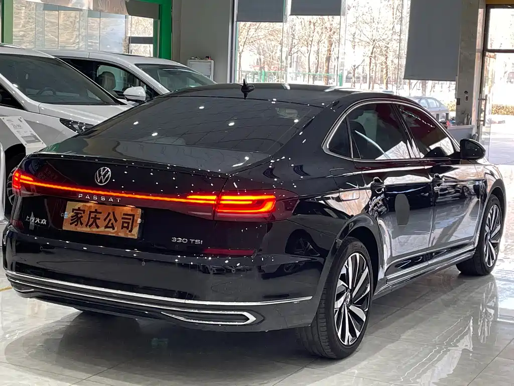 Volkswagen Passat — фото 7