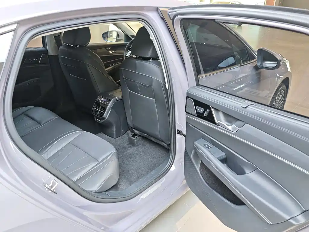 Volkswagen Passat — фото 6